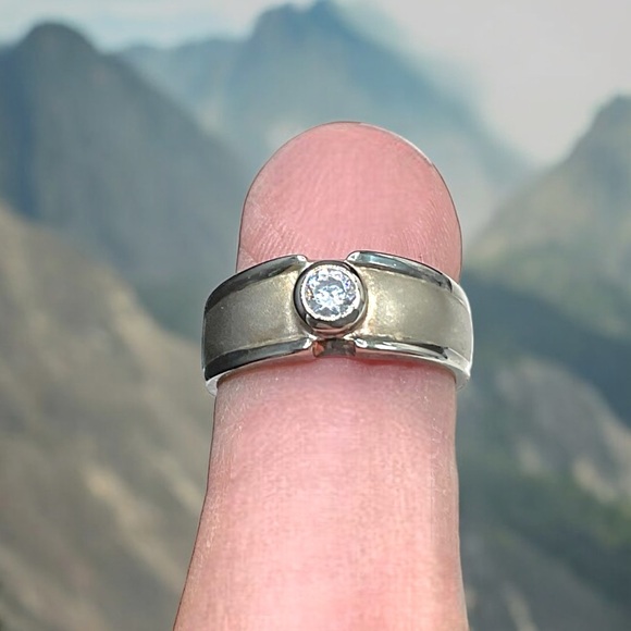 🌺Vintage Sterling & Brushed Gold CZ Ring - Picture 5 of 12